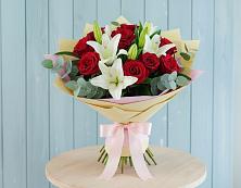 Букет цветов из:  Лилии и Розы в Навашино