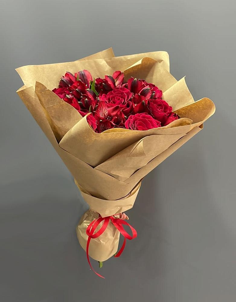 Букет цветов из: Альстромерии и Розы в Навашино