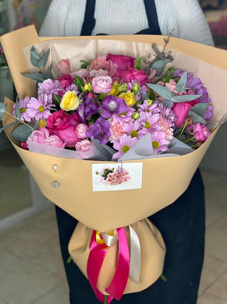 Букет цветов из: Хризантемы, Гвоздики и Альстромерии в Навашино