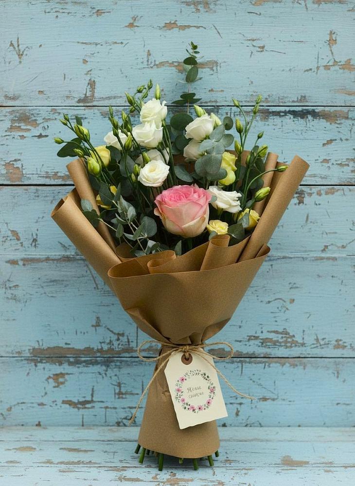 Букет цветов из: Розы и Лизиантусы в Навашино