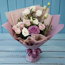 Букет цветов из:  Розы и Лизиантусы в Навашино