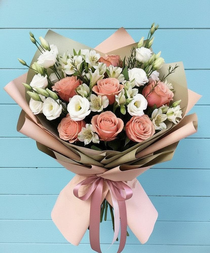Букет цветов из: Розы, Альстромерии и Лизиантусы в Навашино
