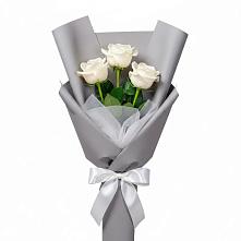 Букет 3 белые розы в Навашино