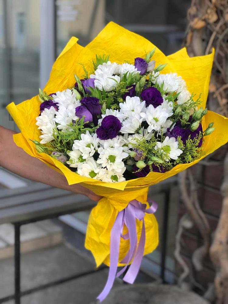Букет цветов из: Ирисы, Хризантемы и Ромашки в Навашино