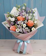 Букет цветов из:  Лизиантусы, Розы, Альстромерии и Гипсофила в Навашино