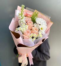 Букет цветов из:  Хризантемы и Розы в Навашино
