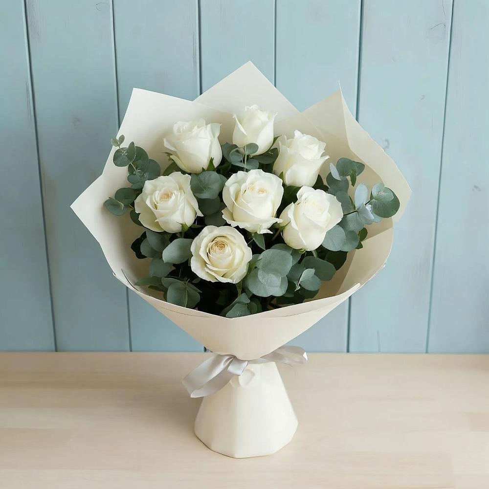 Букет Белые розы в Эвкалипте в Навашино