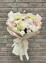 Букет цветов из:  Гвоздики, Розы, Лизиантусы и Хризантемы в Навашино