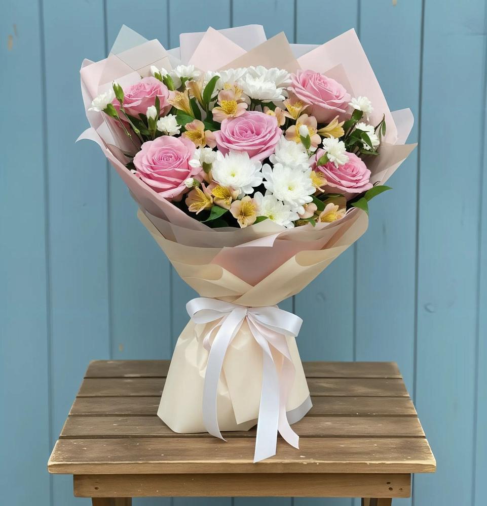 Букет цветов из: Гвоздики, Орхидеи и Розы в Навашино