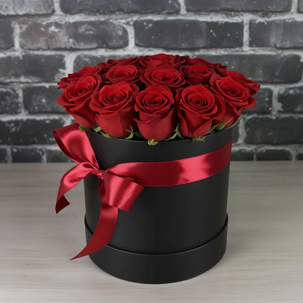 Цветочная композиция из Розы в шляпной коробке в Навашино