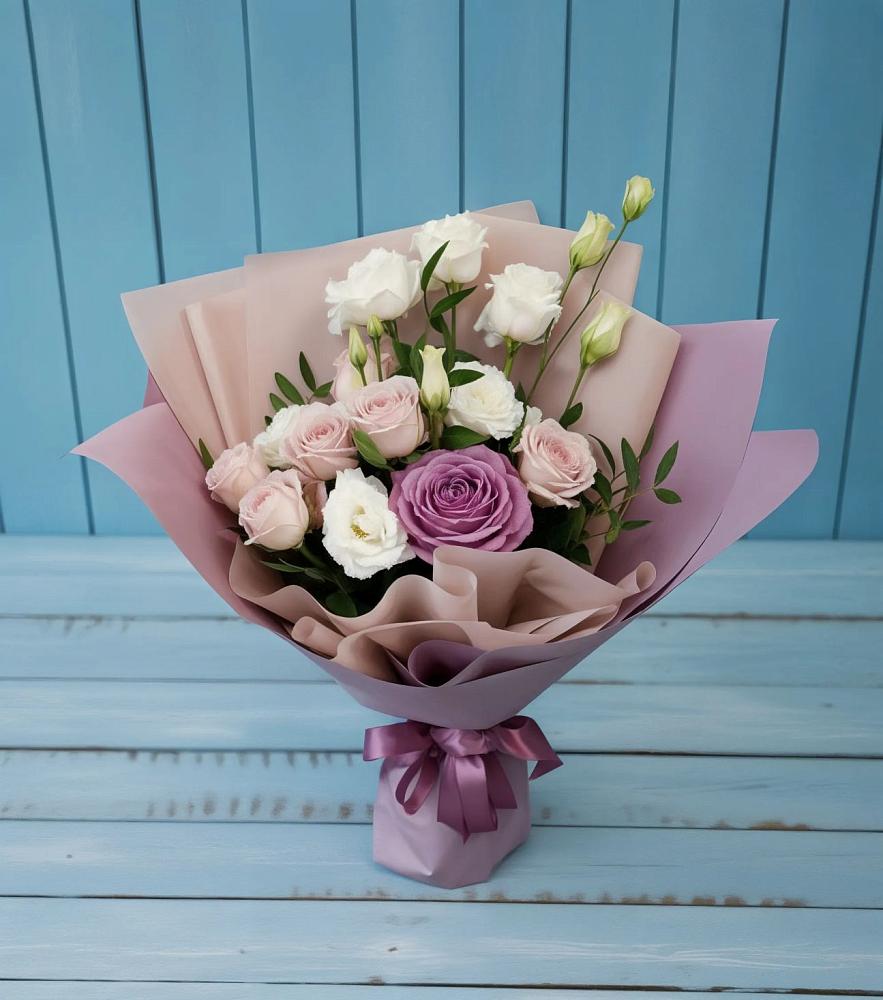 Букет цветов из: Розы и Лизиантусы в Навашино